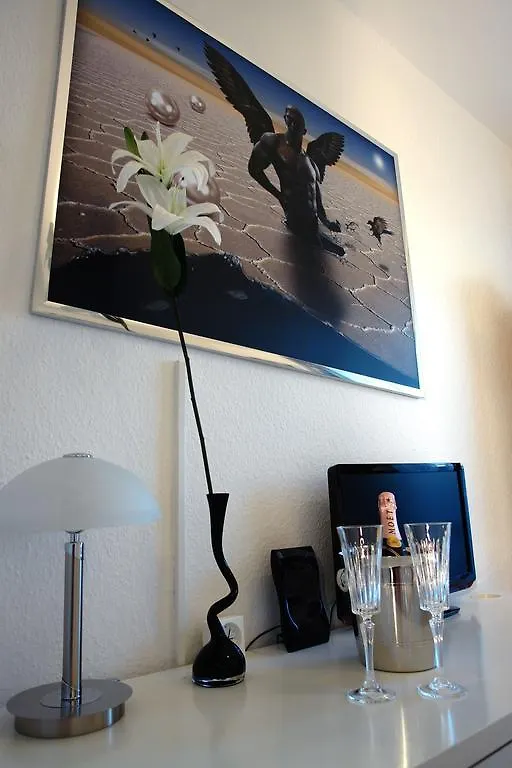 Bananas Hotel And Guesthouse Berlin 0*,  Alemanha